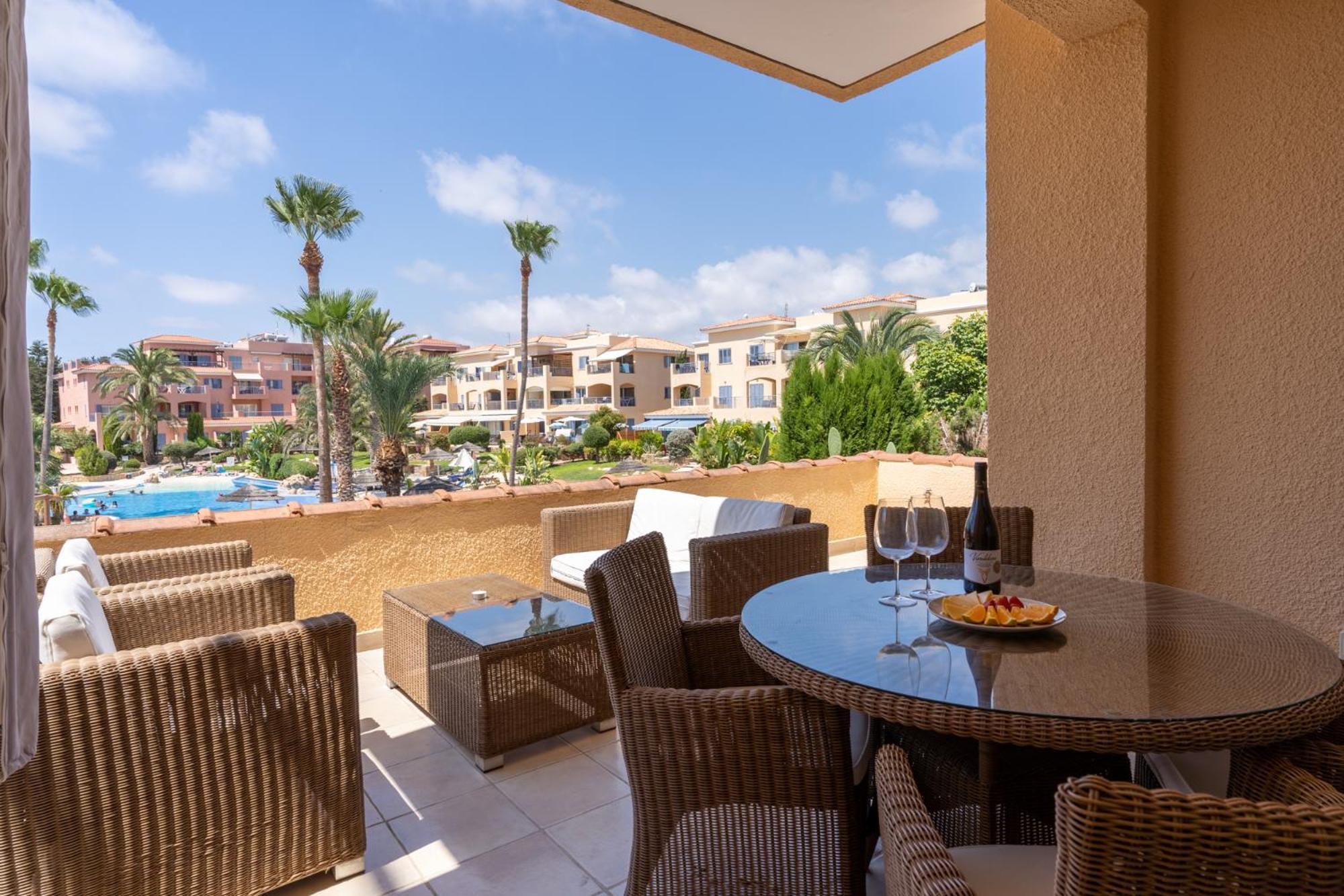 Tropical Paradise In Harbour Paphos, Central & Close To Beach Zewnętrze zdjęcie